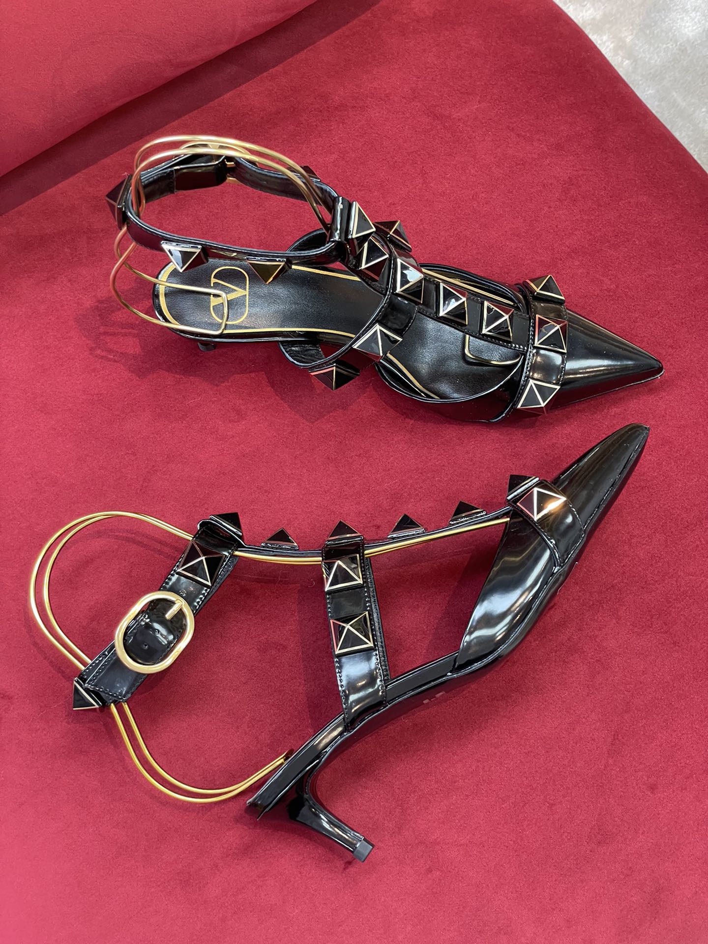 Va1e*ntin0 2022ss heels(size:35-42)