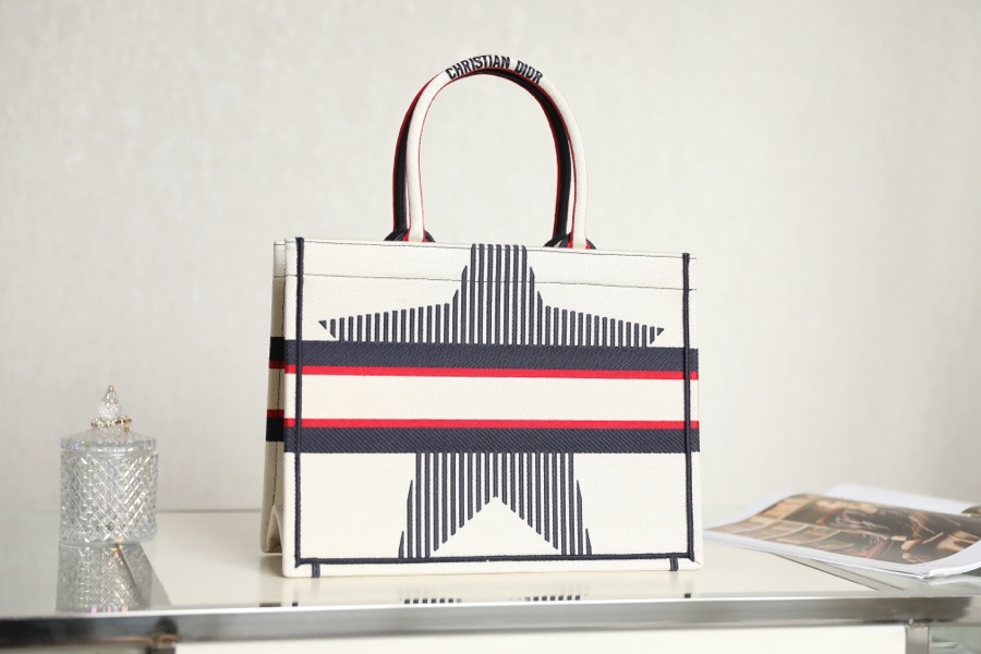 D*or small book tote-36.5cm