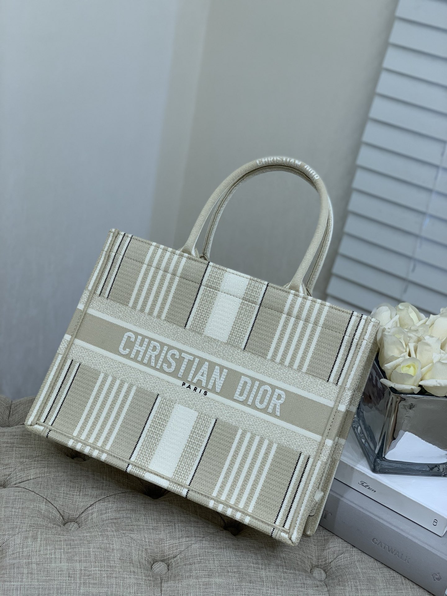 D*or small book tote-36.5cm