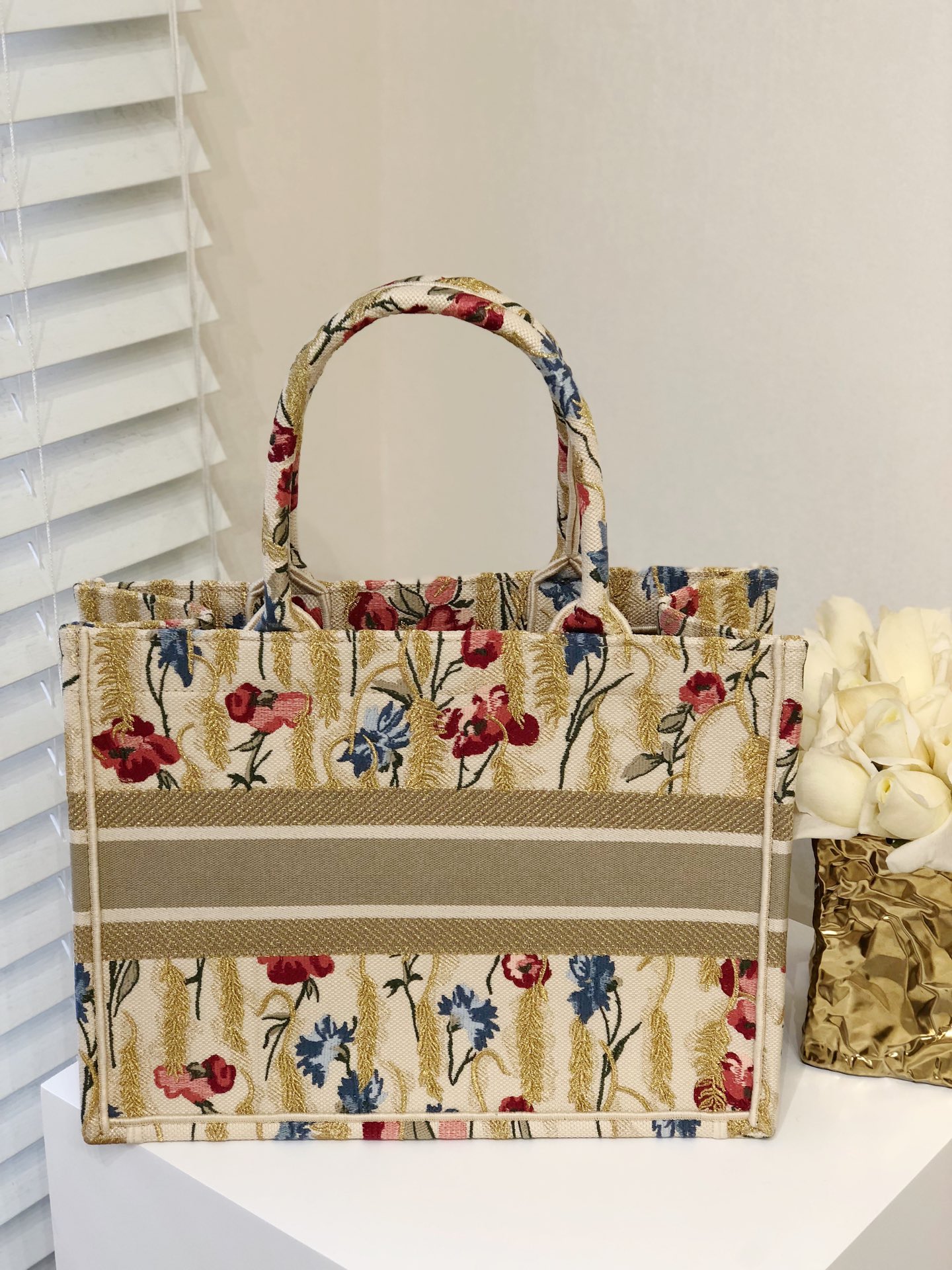 D*or small book tote-36.5cm