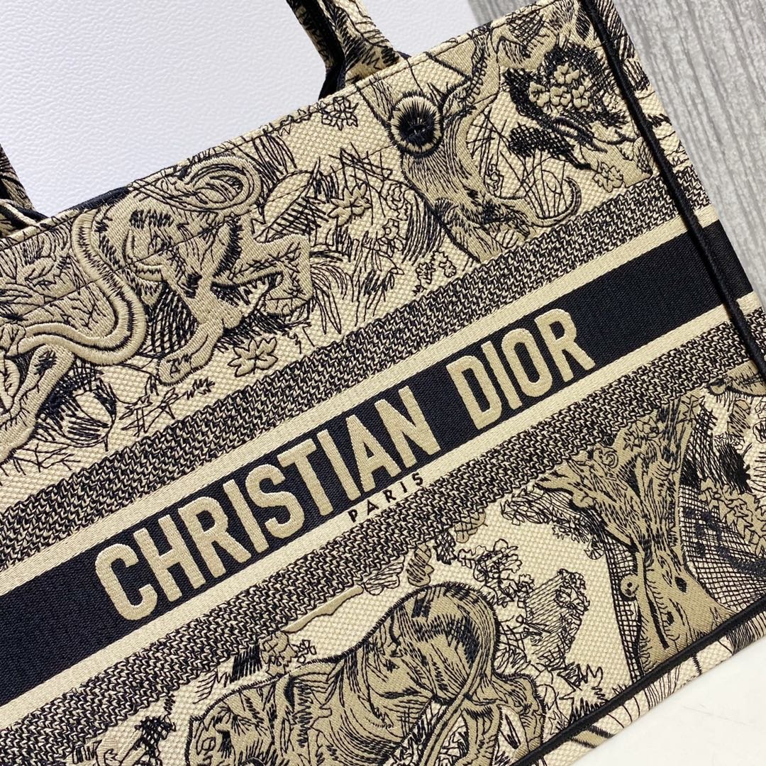 D*or small book tote-36.5cm