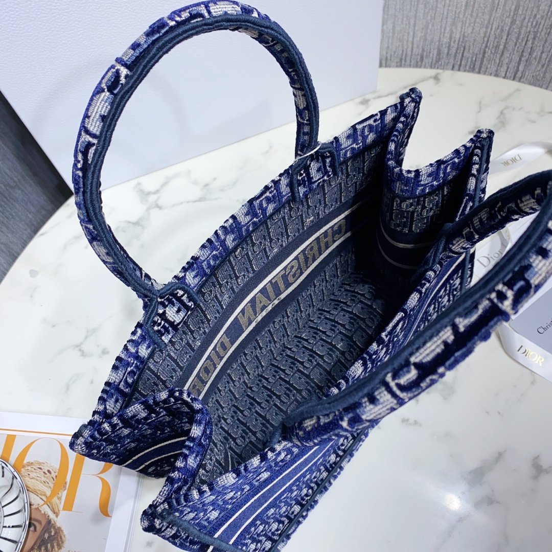 D*or small book tote-36.5cm