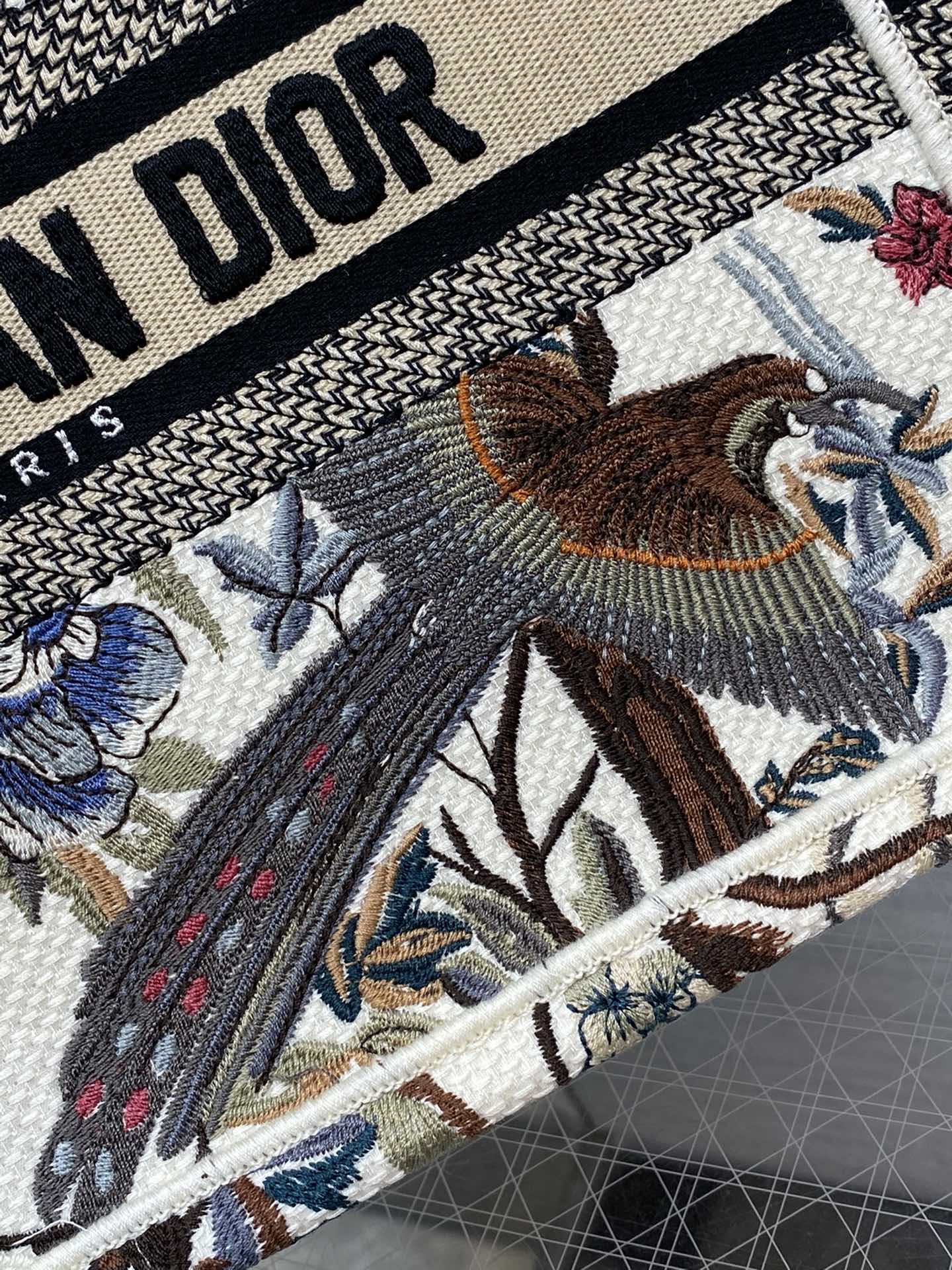 D*or small book tote-26*8*22cm