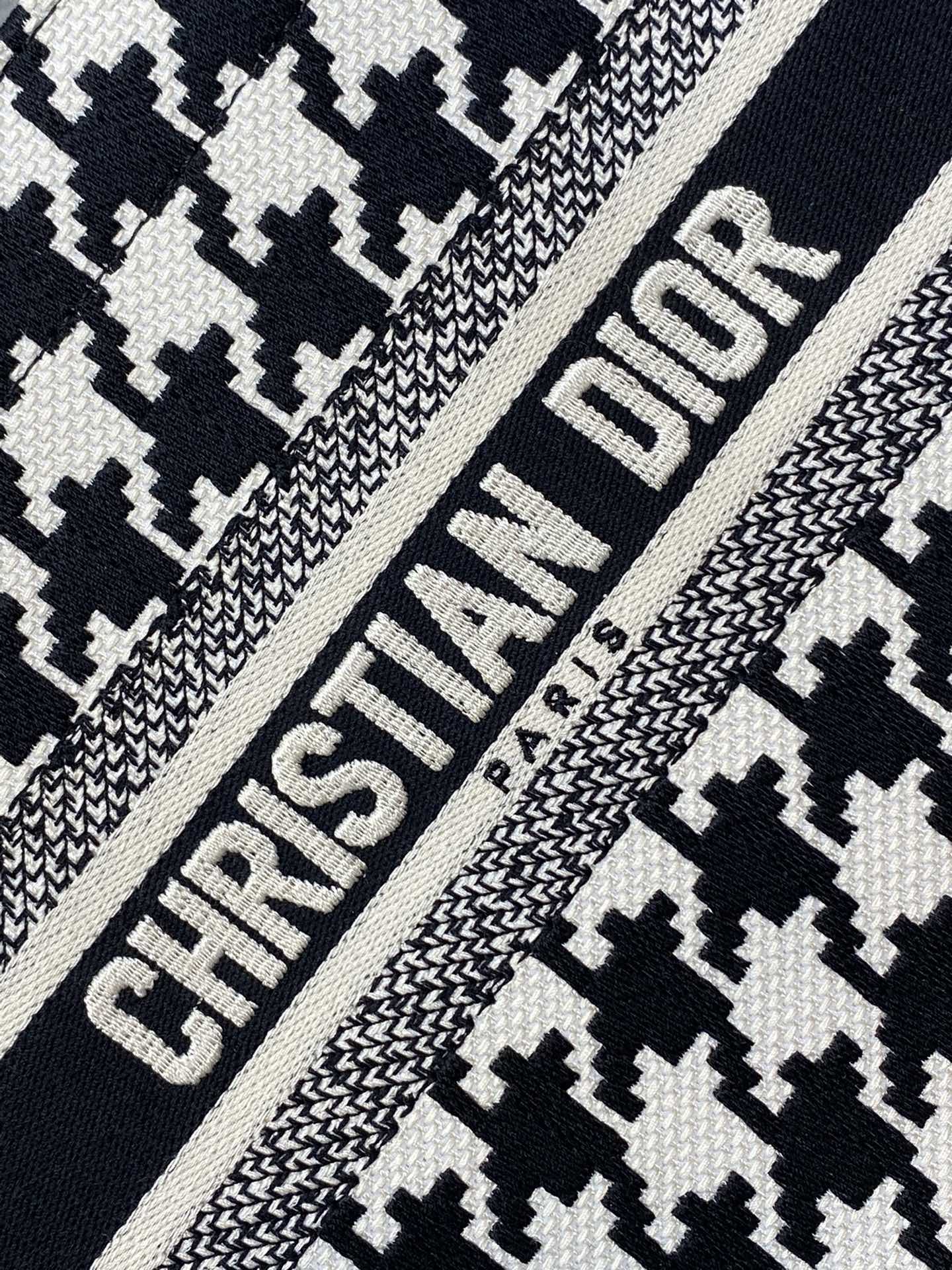 D*or small book tote-26*8*22cm