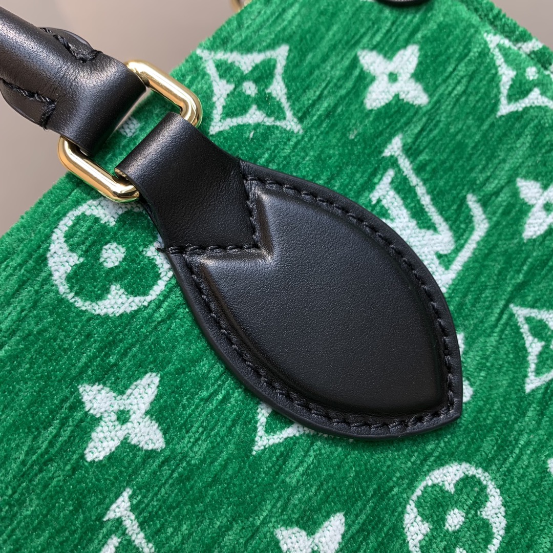 l0*is V*t0n onthego handbag-25*19*11.5 cm