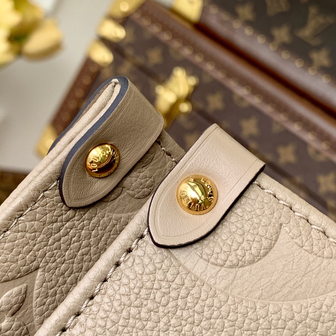 l0*is V*t0n onthego handbag-28*11*19cm