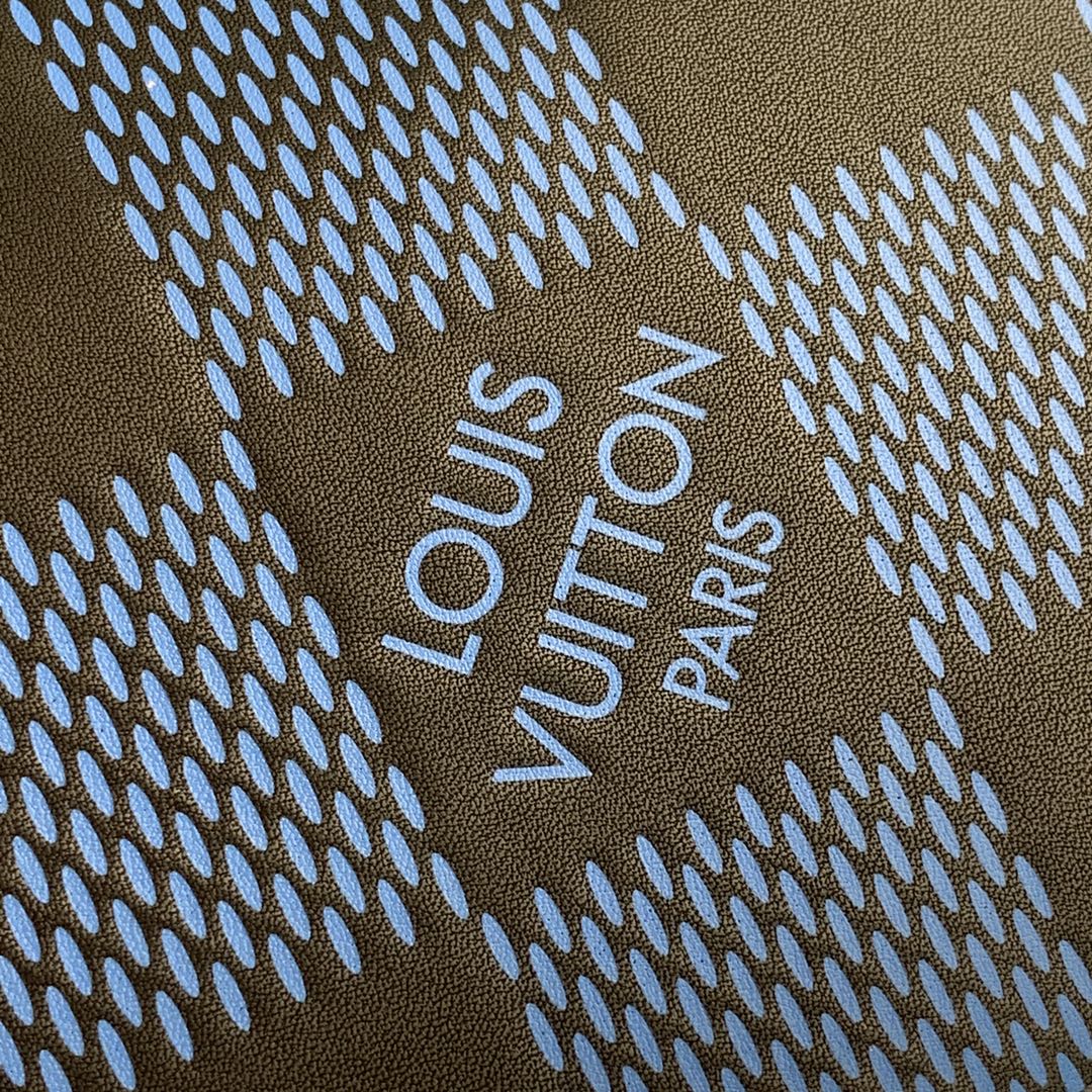 l0*is V*t0n studio messenger bag-23.5* 14*5 cm