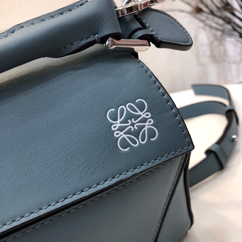 L0ew* puzzle small bag-24*10*14cm