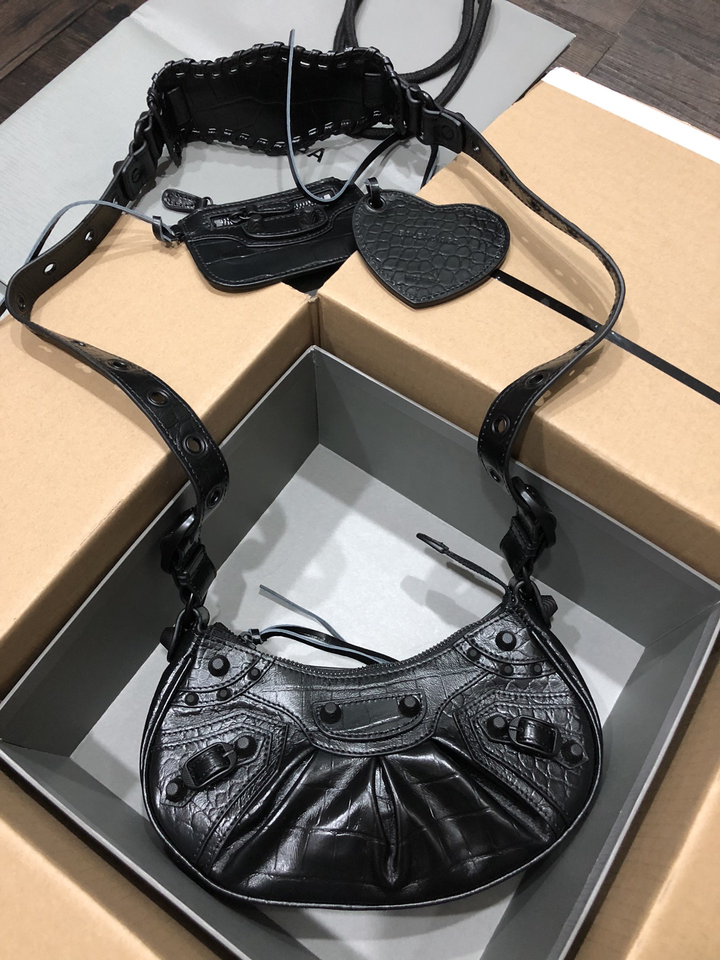 Balenciag Le Cagole Handbags-Crocodile-26*16*10CM