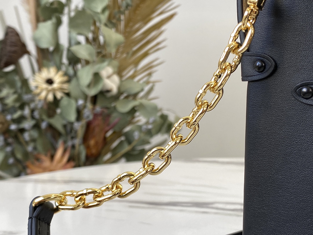 l0*is V*t0n trunk vertical-11*17.5*3.5cm