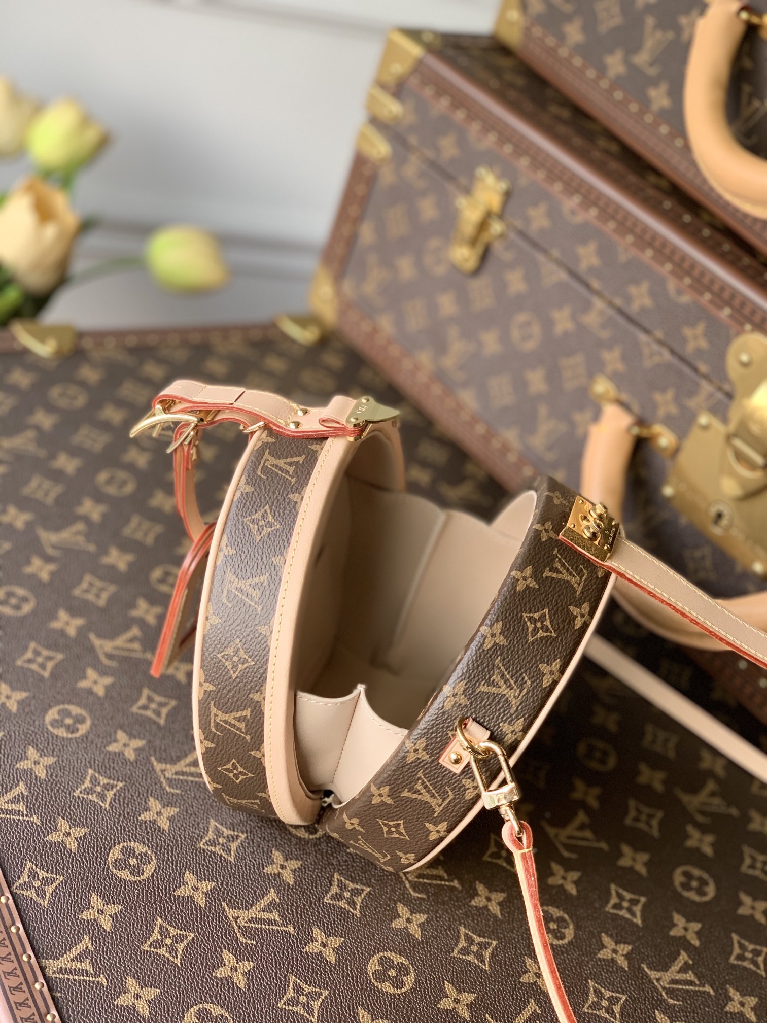 l0*is V*t0n petite boite chapeau-18*17*7cm