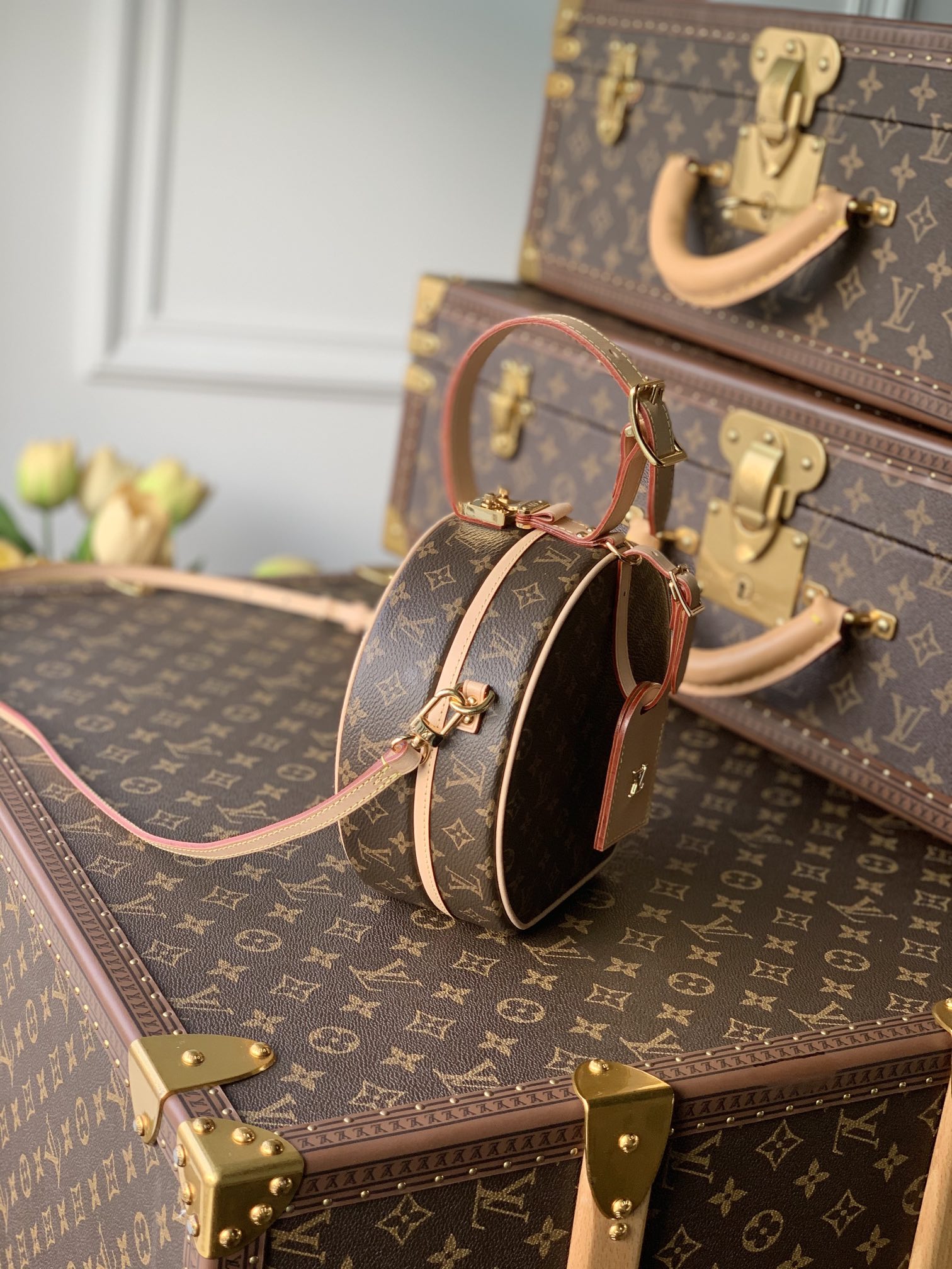 l0*is V*t0n petite boite chapeau-18*17*7cm