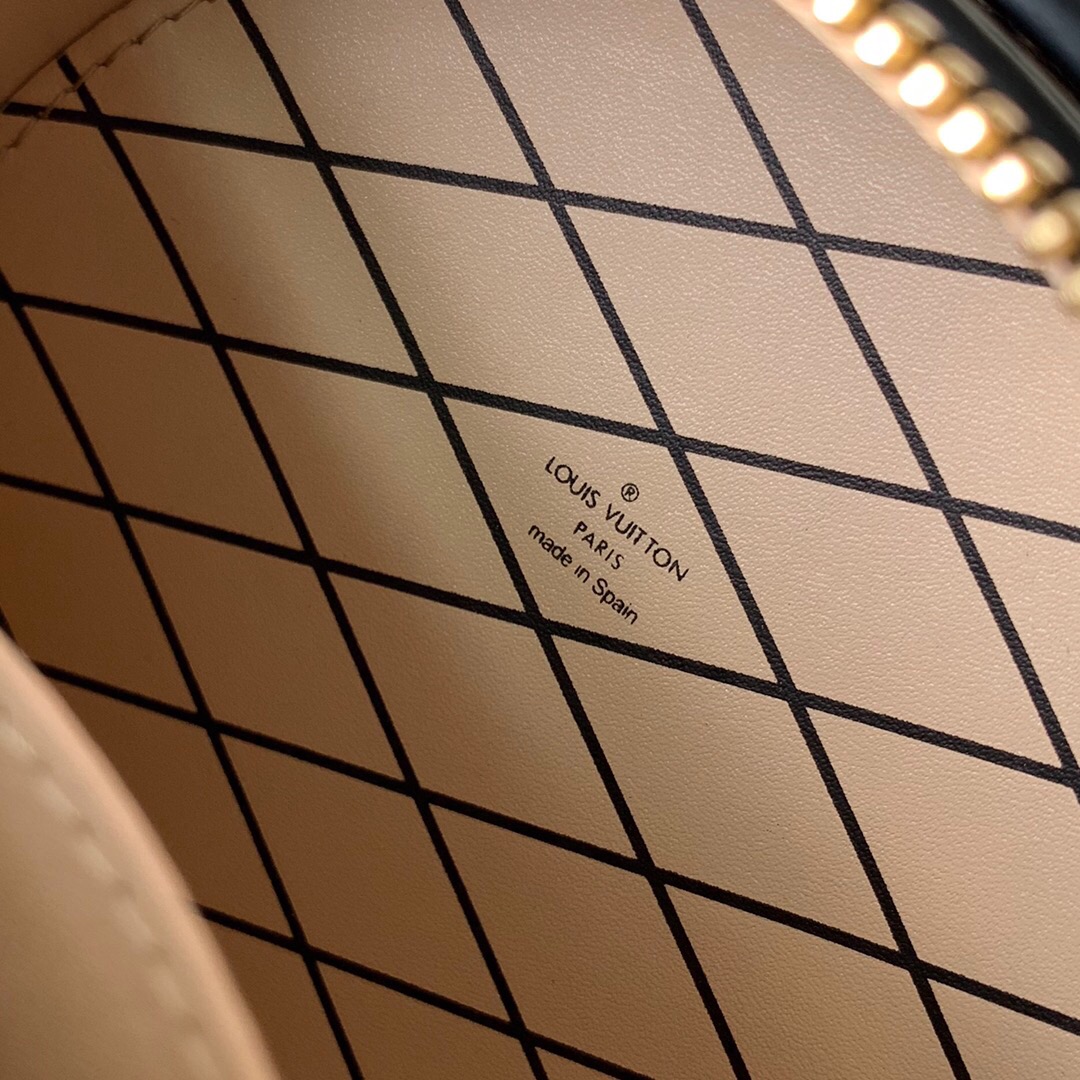 l0*is V*t0n mini boite chapeau-13*12*6.5cm