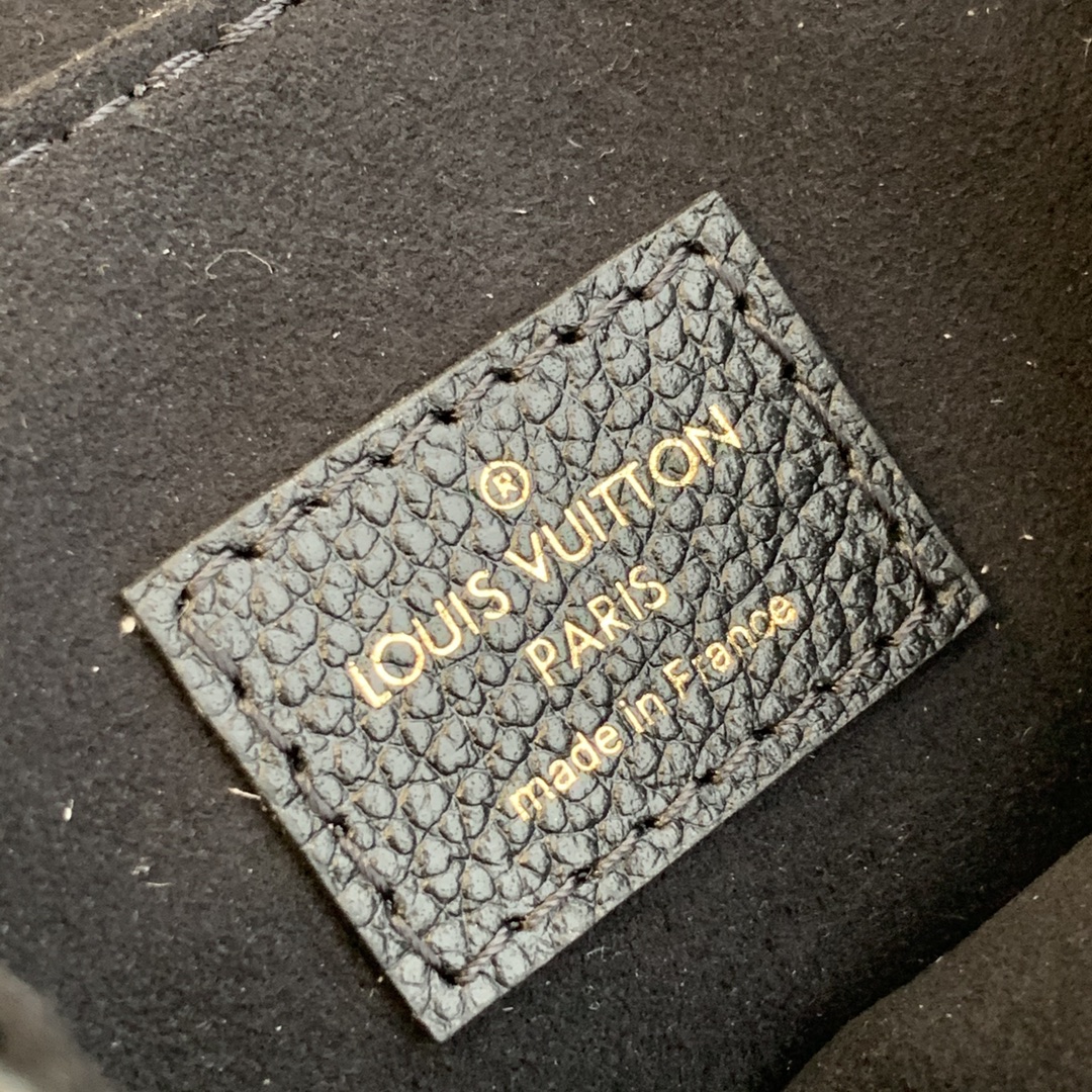 l0*is V*t0n by the pool backpack m80738-13*19*8cm