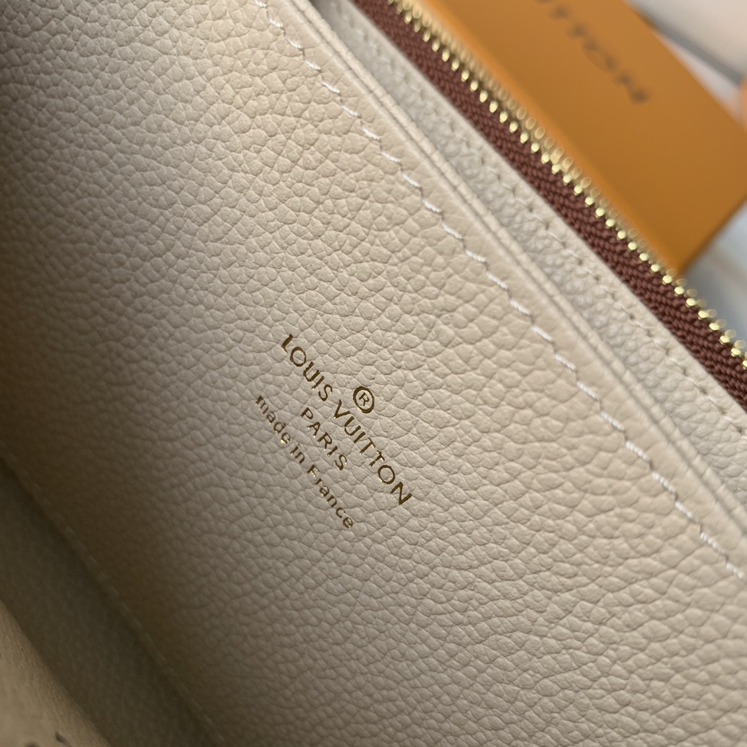 l0*is V*t0n zippy wallet m69994-19*10*2cm