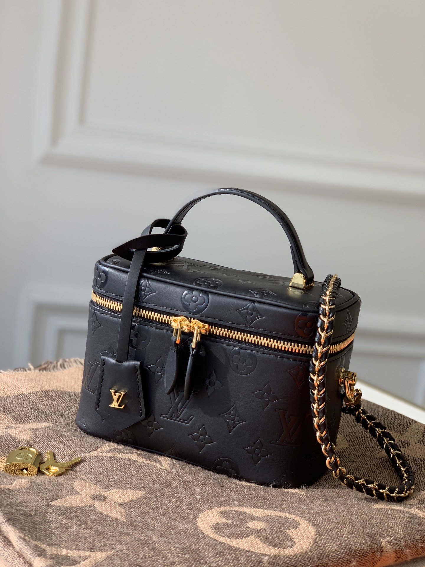 l0*is V*t0n cosmetic bag m42264-14*19*10cm