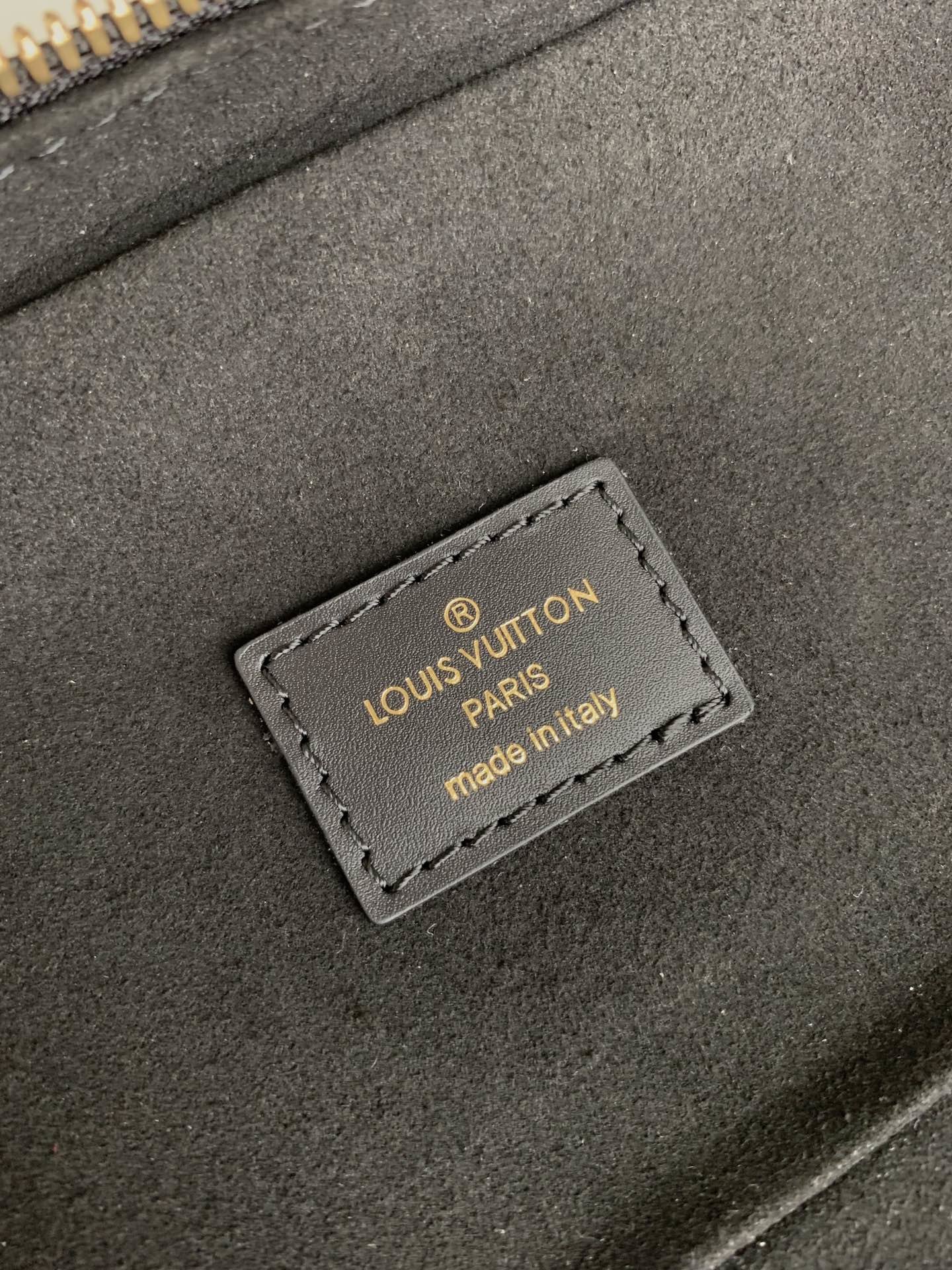 l0*is V*t0n cosmetic bag m42264-14*19*10cm