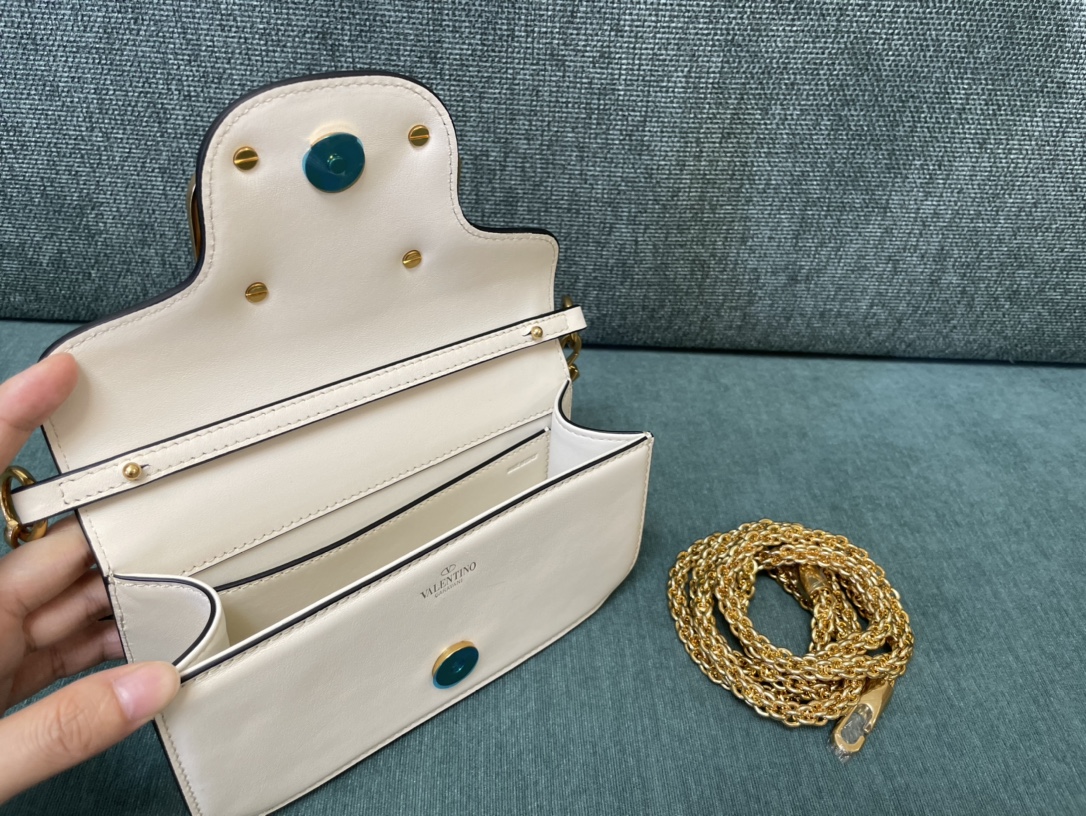 Va1e*ntin0 garavani miniloc-20x 11x5cm