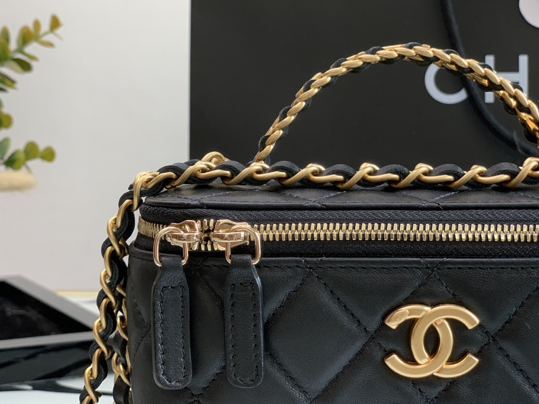 Ch@nel Cosmetic Bag-Lambskin-18CM