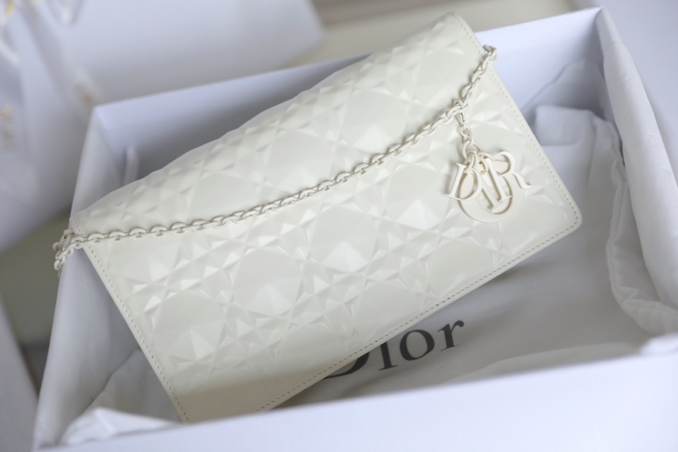 D*or wallet on chain-21.5*11.5*3cm