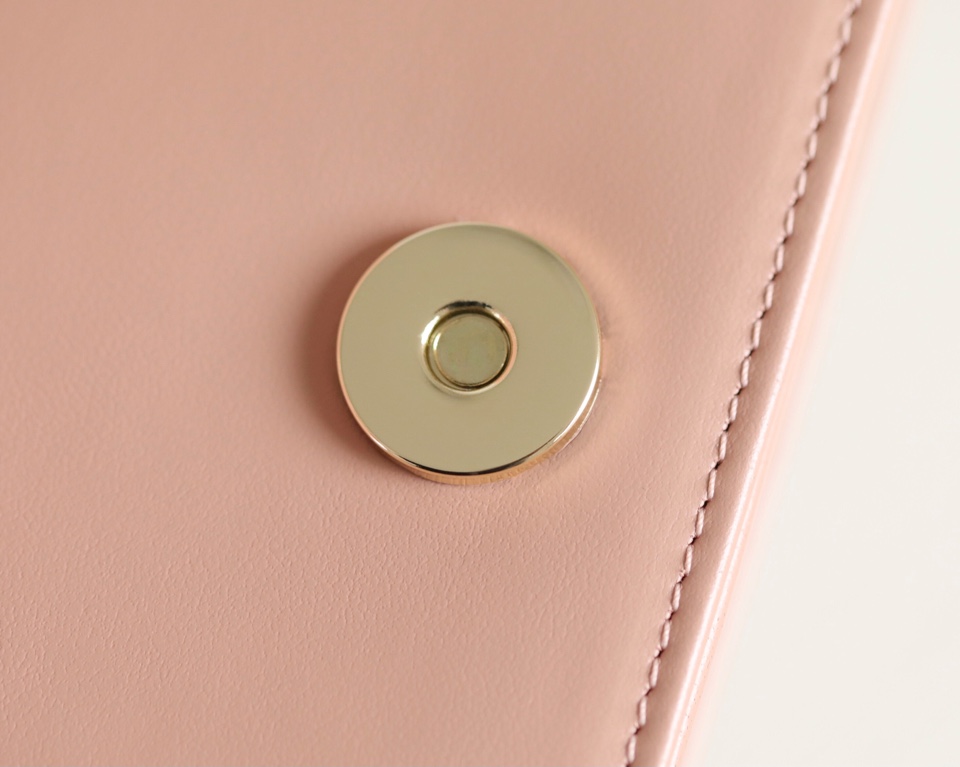 D*or wallet on chain-21.5*11.5*3cm