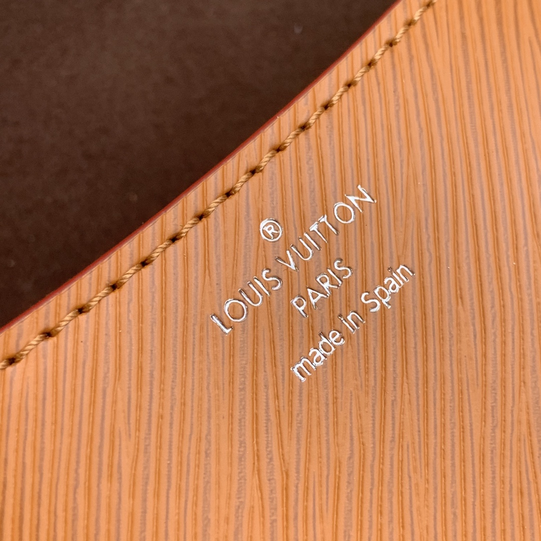 l0*is V*t0n buci handbag-24.5 x 15.5 x 9cm