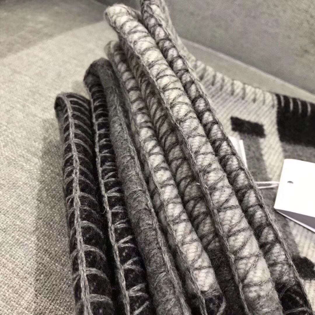 H**mes blankets-180*140cm