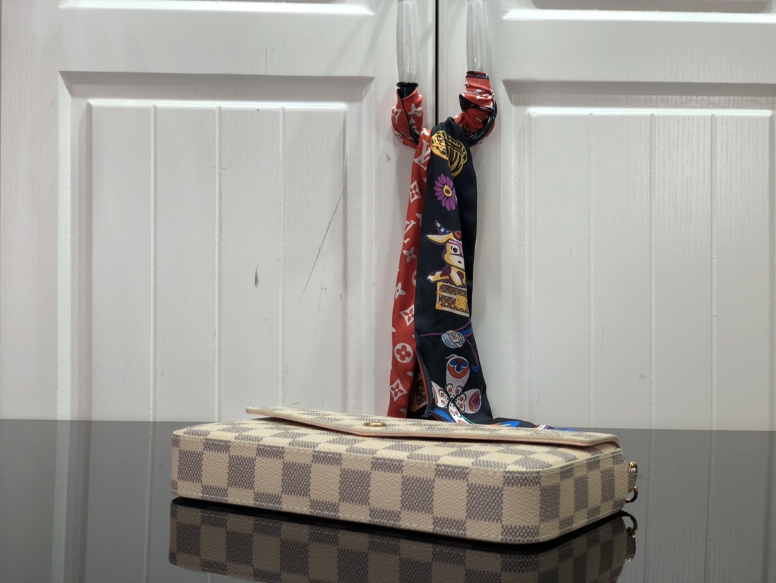 l0*is V*t0n pochette félicie wallet -21*11* 2cm