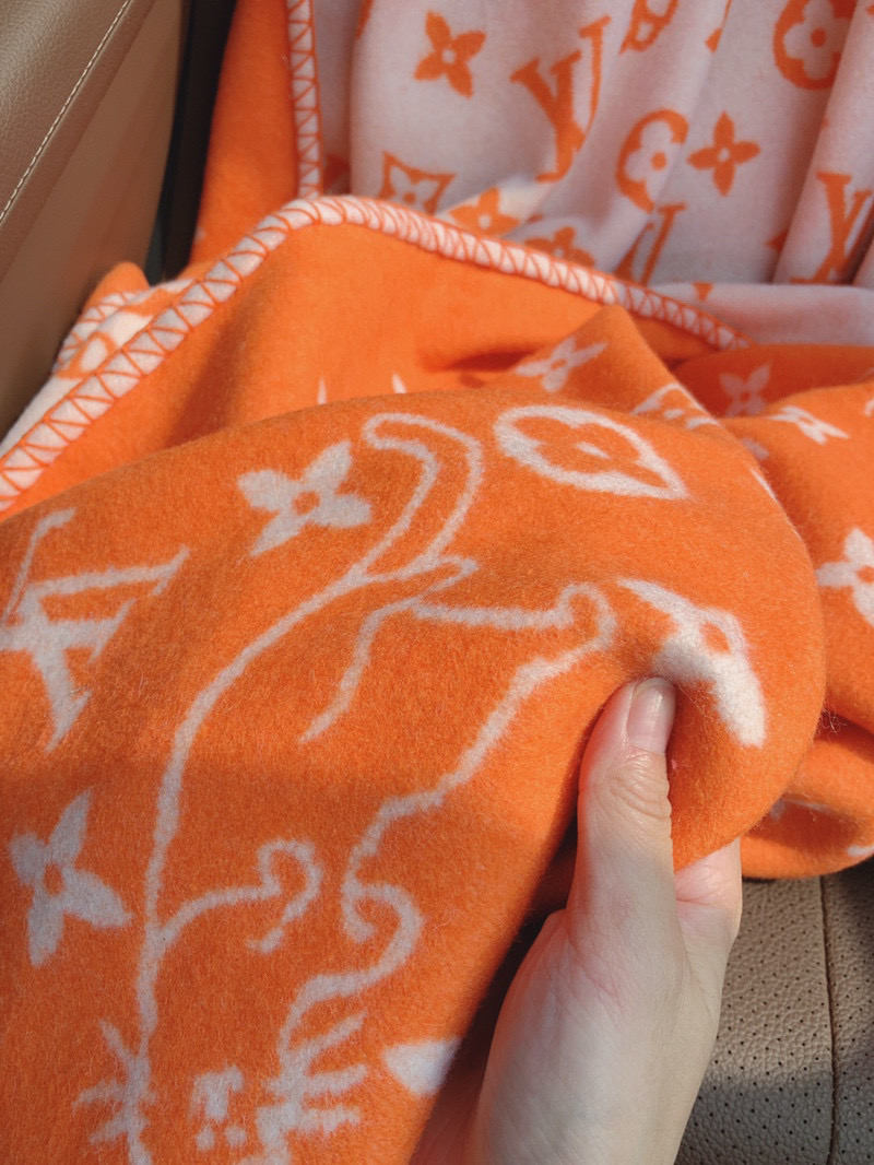 l0*is V*t0n blankets-180*140cm