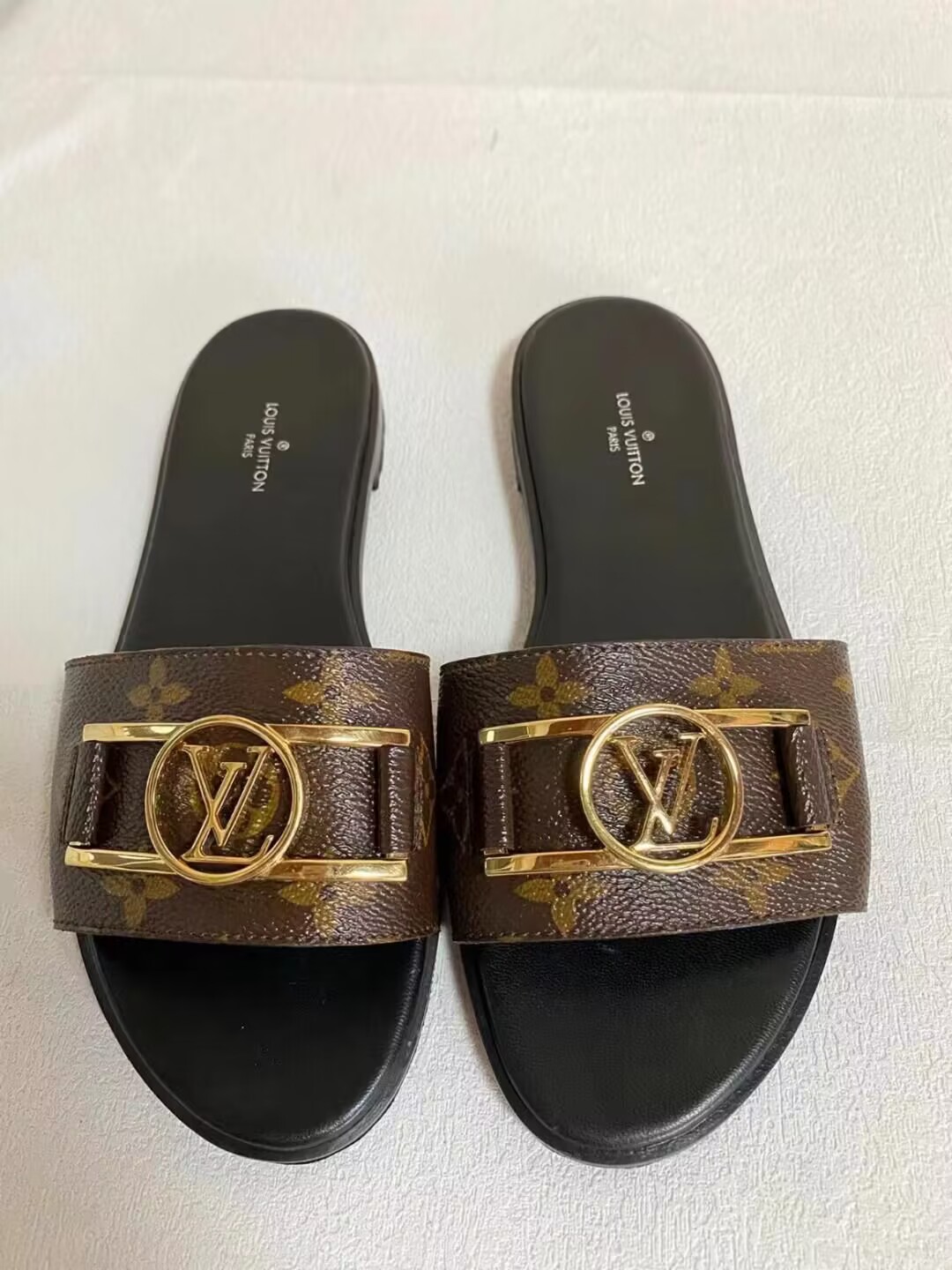 l0*is V*t0n sandals