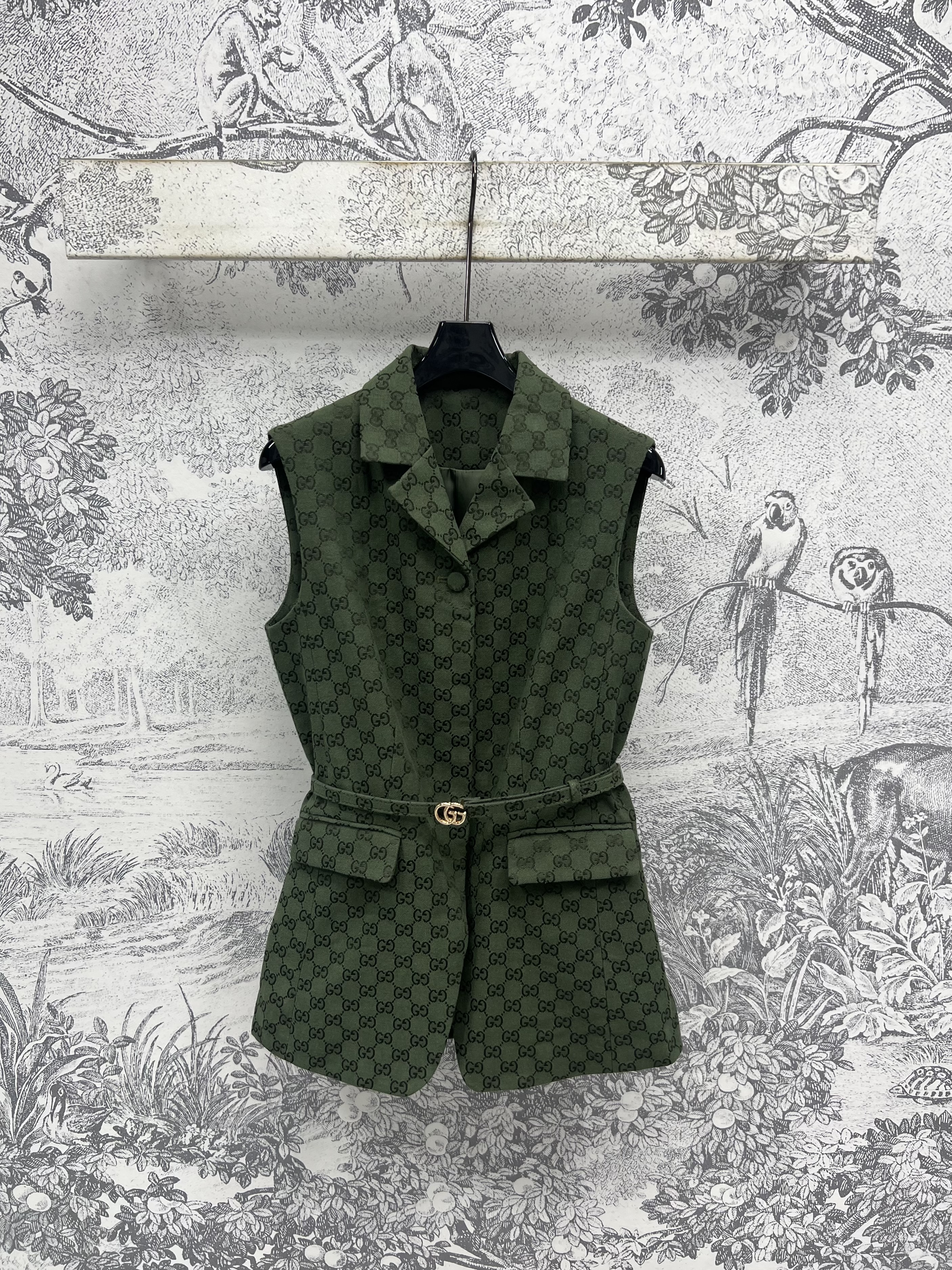 Gv*c green gg jacquard sleeveless waistcoat