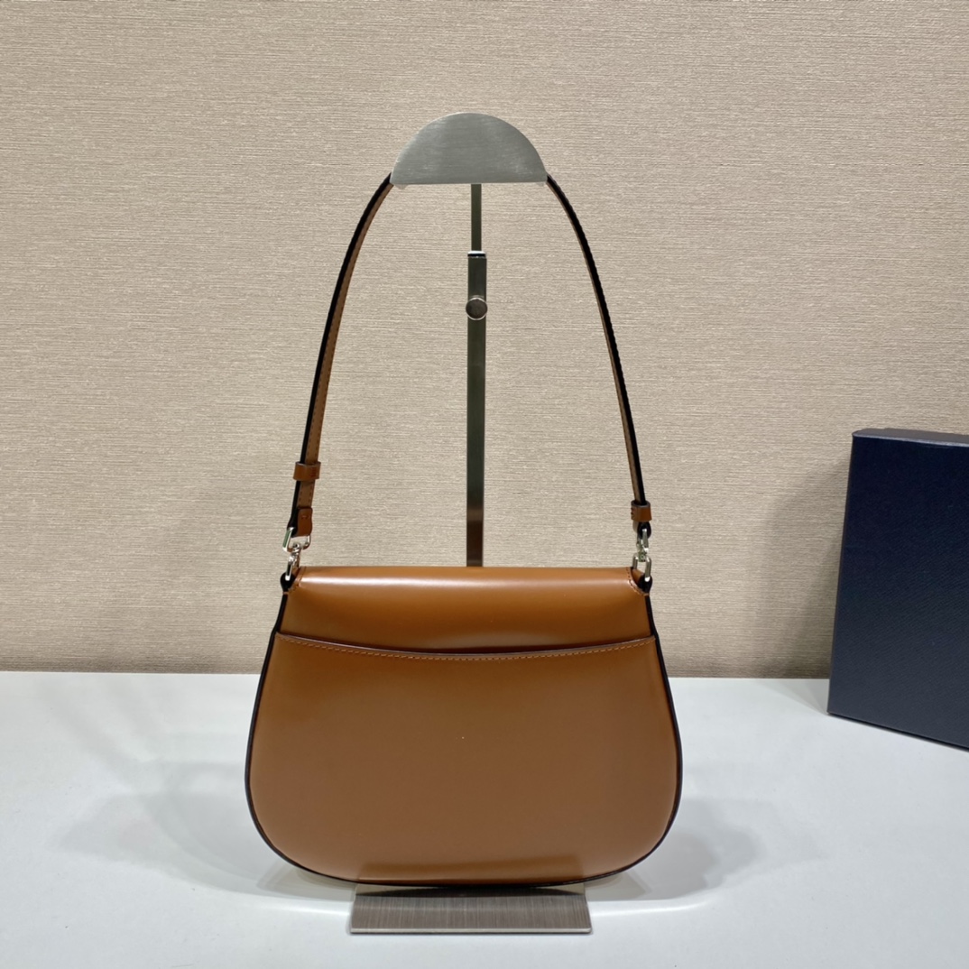 Pra*a cleo handbags-patent leather-23*18*4cm