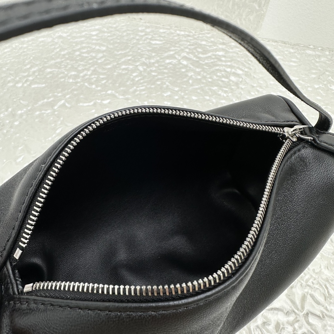 The R0w 90s bag-lambskin leather-19.5*10*8cm