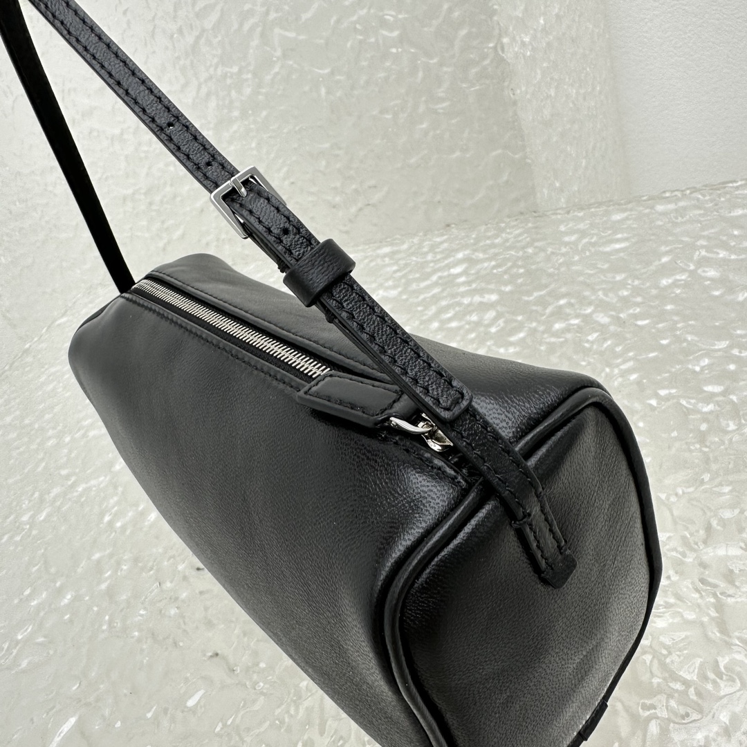 The R0w 90s bag-lambskin leather-19.5*10*8cm