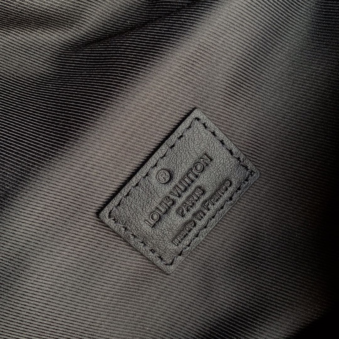 l0*is V*t0n discovery bumbag-47*20*9cm