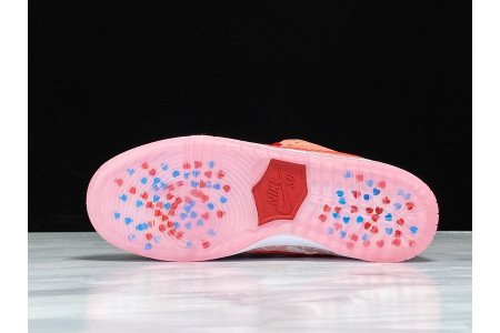 NIKE SB DUNK LOW STRANGELOVE SKATEBOARDS CT2552-800