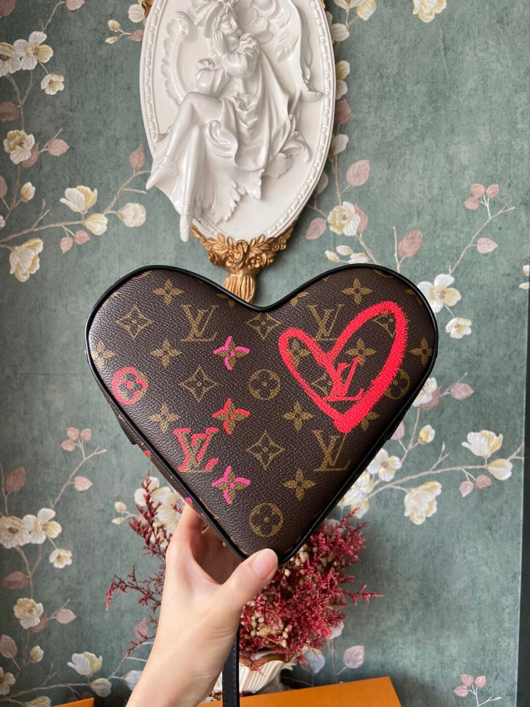 l0*is V*t0n coeur-21*16*6cm