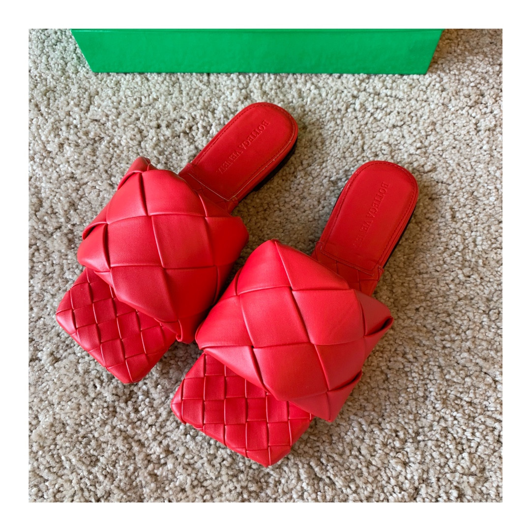 bo*te*ga Ve*ne*ta sandals