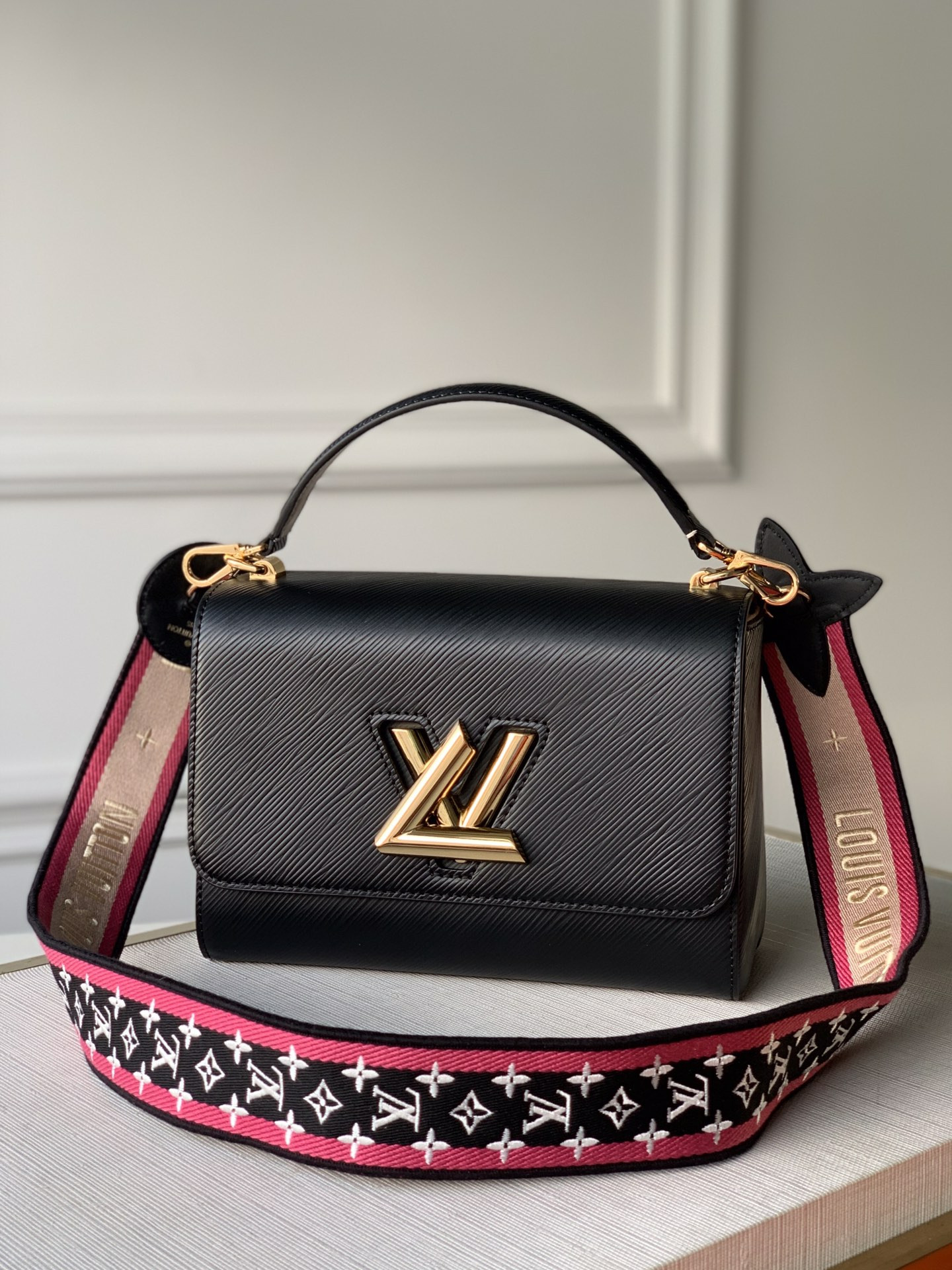 l0*is V*t0n twist mm-23*18*8cm