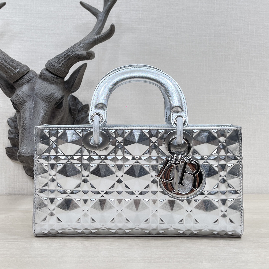 D*or lady bag-26 x 13.5 x 5 cm