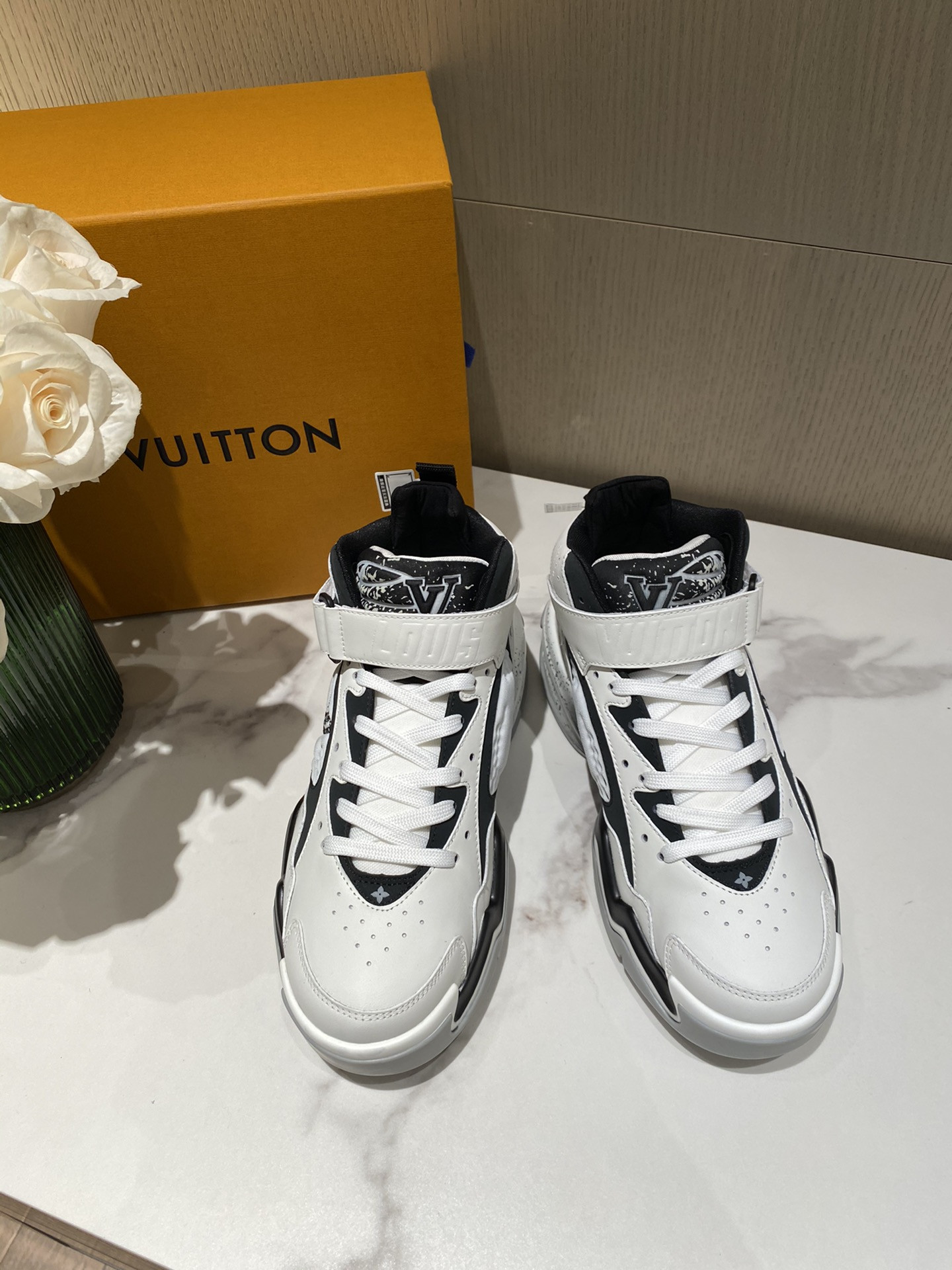 l0*is V*t0n trainer2(eu35-45)