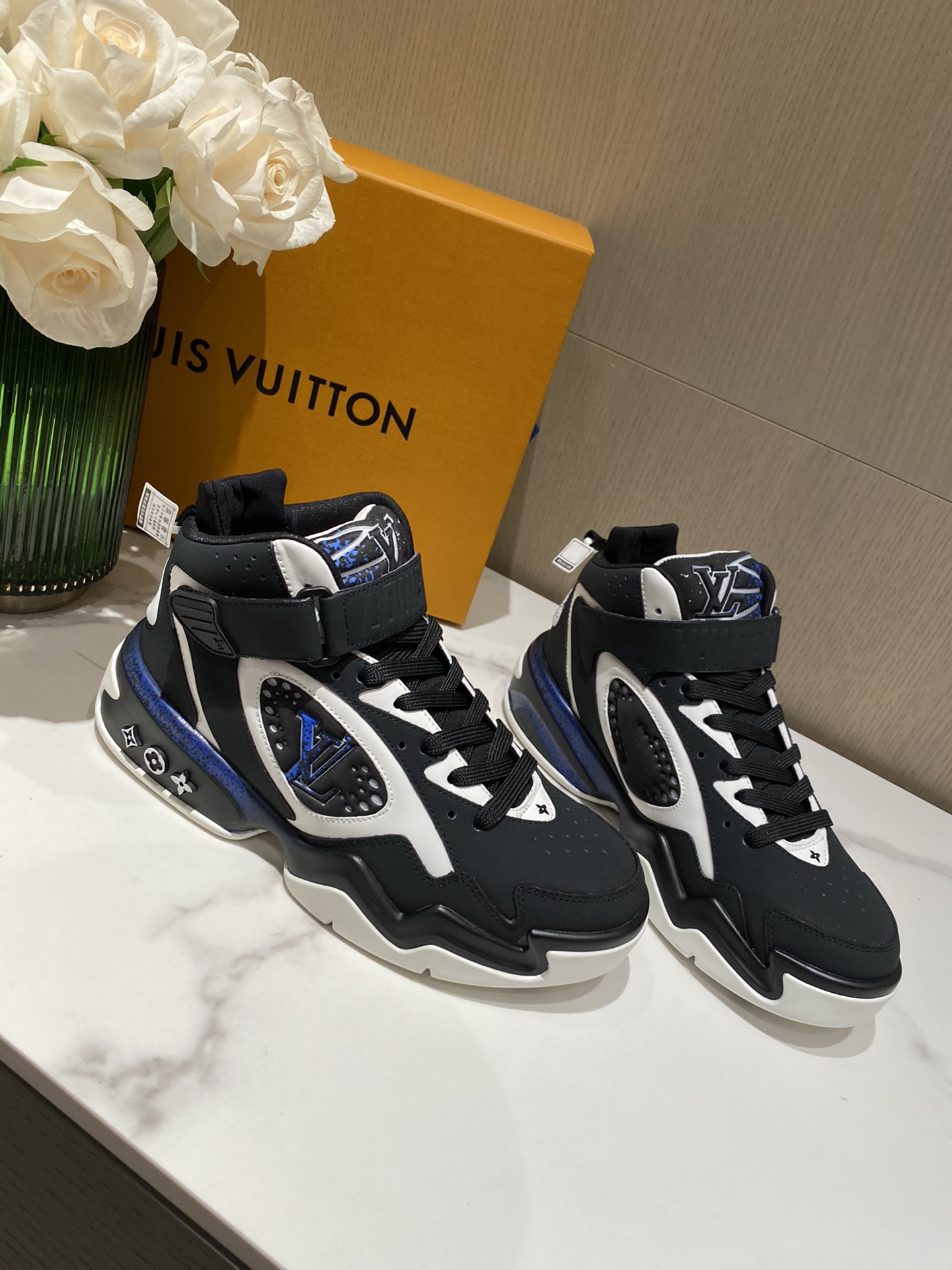 l0*is V*t0n trainer2(eu35-45)