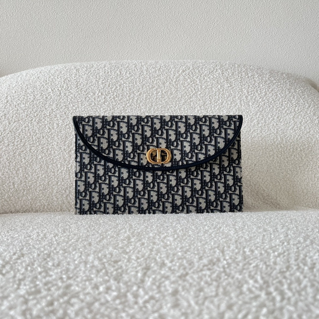 D*or 30 montaigne avenue pouch- 30*18*2cm