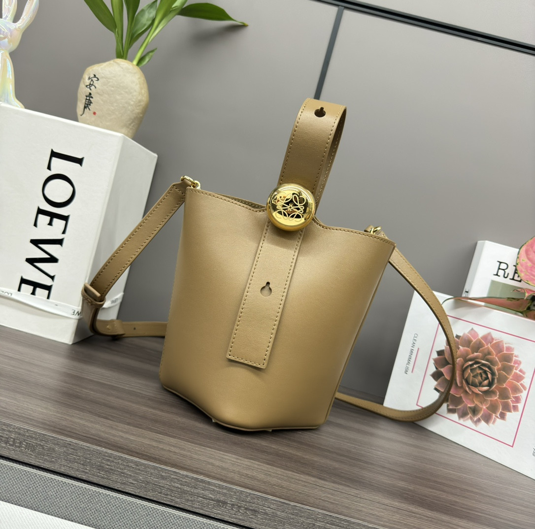 L0ew* mini pebble bucket bag-16*16*19.5cm