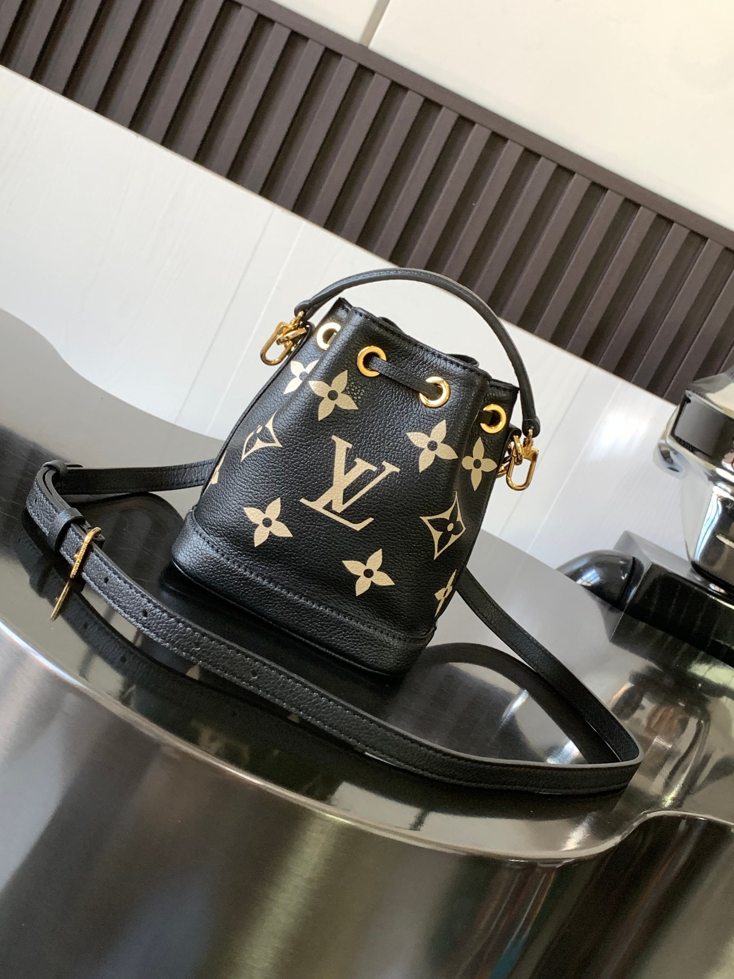 l0*is V*t0n nano noé-13 x 16 x 10cm