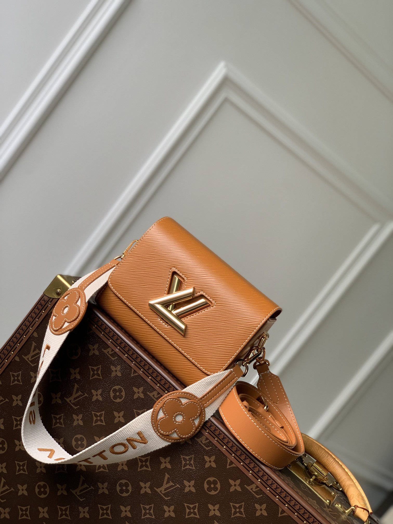 l0*is V*t0n twist mm-m21040-23 x 17 x 9.5cm