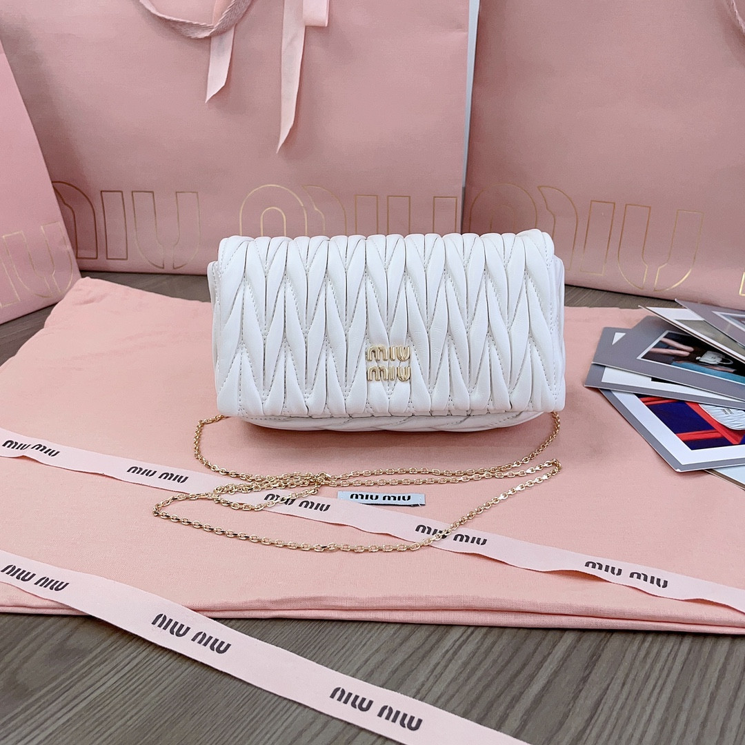 M*um*u leather matelassé mini shoulder bag-18 x9.5 x 4cm