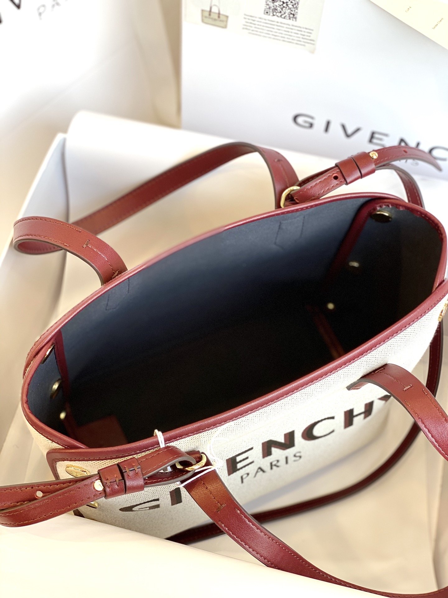 G1uenchy bond tote-21*32*14cm