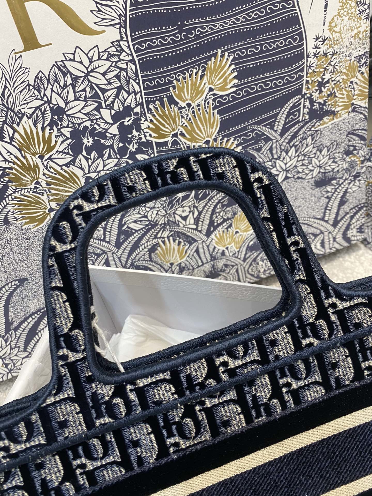 D*or mini book tote-23*17*7cm