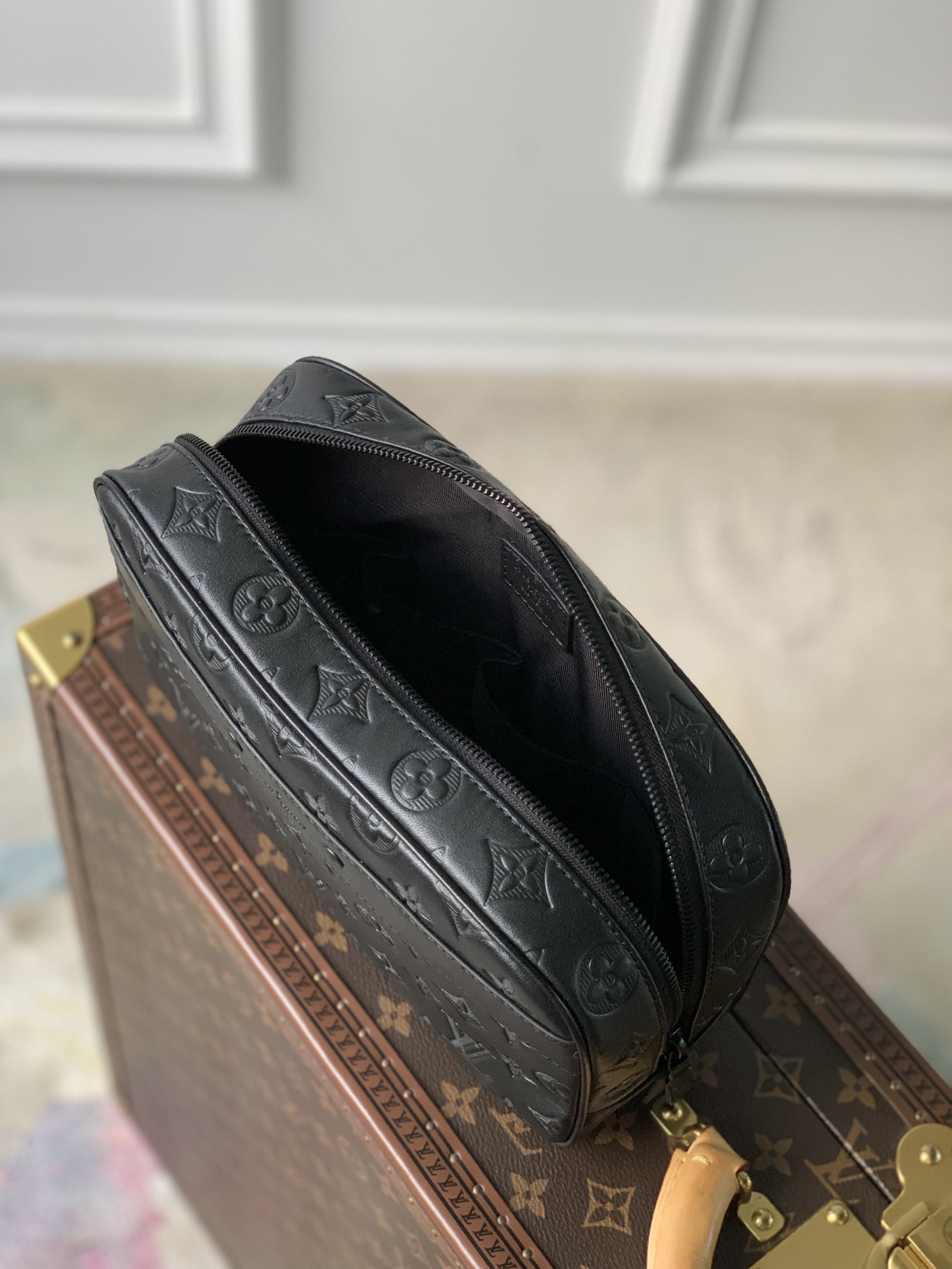 l0*is V*t0n pouch-26*17*71cm